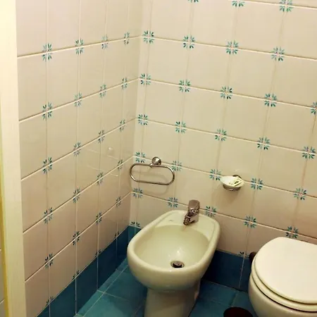 - B&B 